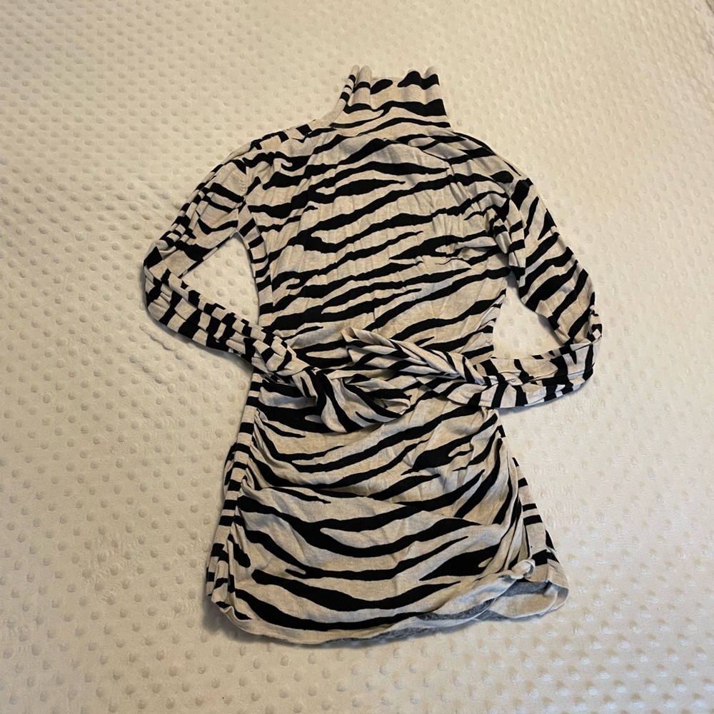 Moda long sleeve turtleneck size medium